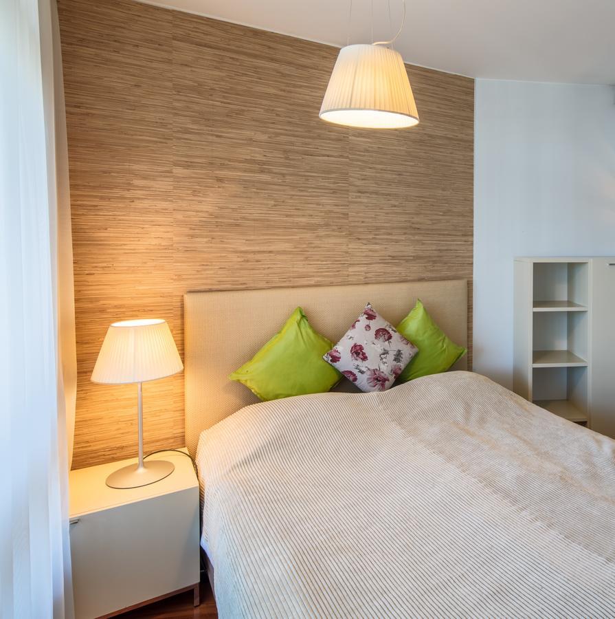 Апартаменти City Center Park View Studio With Sauna And Balcony Гельсінкі Екстер'єр фото